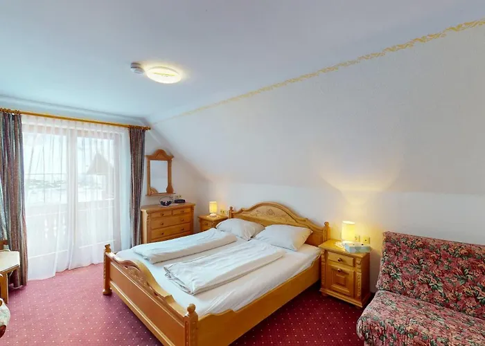 Braeuhaus Πανσιόν 3*